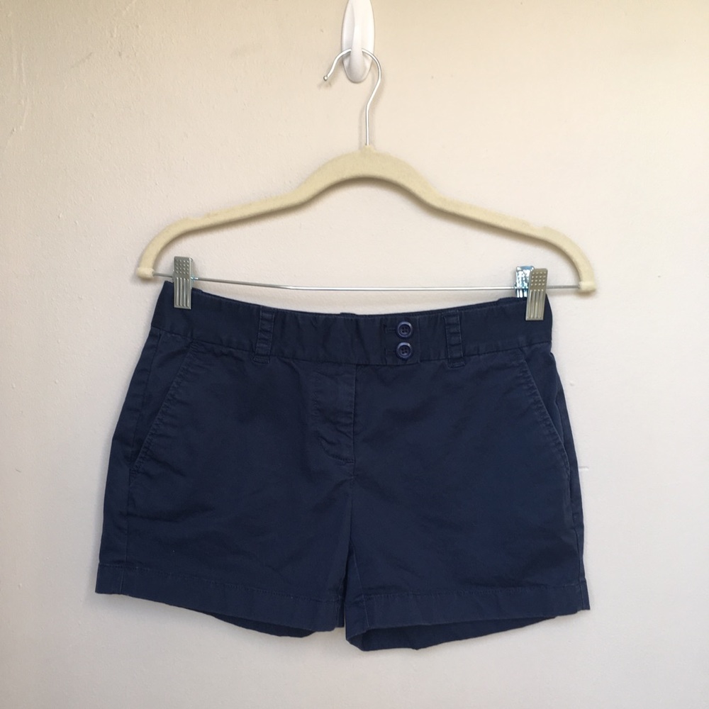Vineyard Vines ~ Navy blue shorts